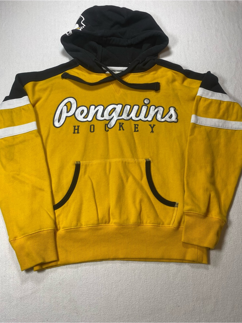 NHL Penguins Hockey Women’s Pullover Hoodie size Medium. See description.